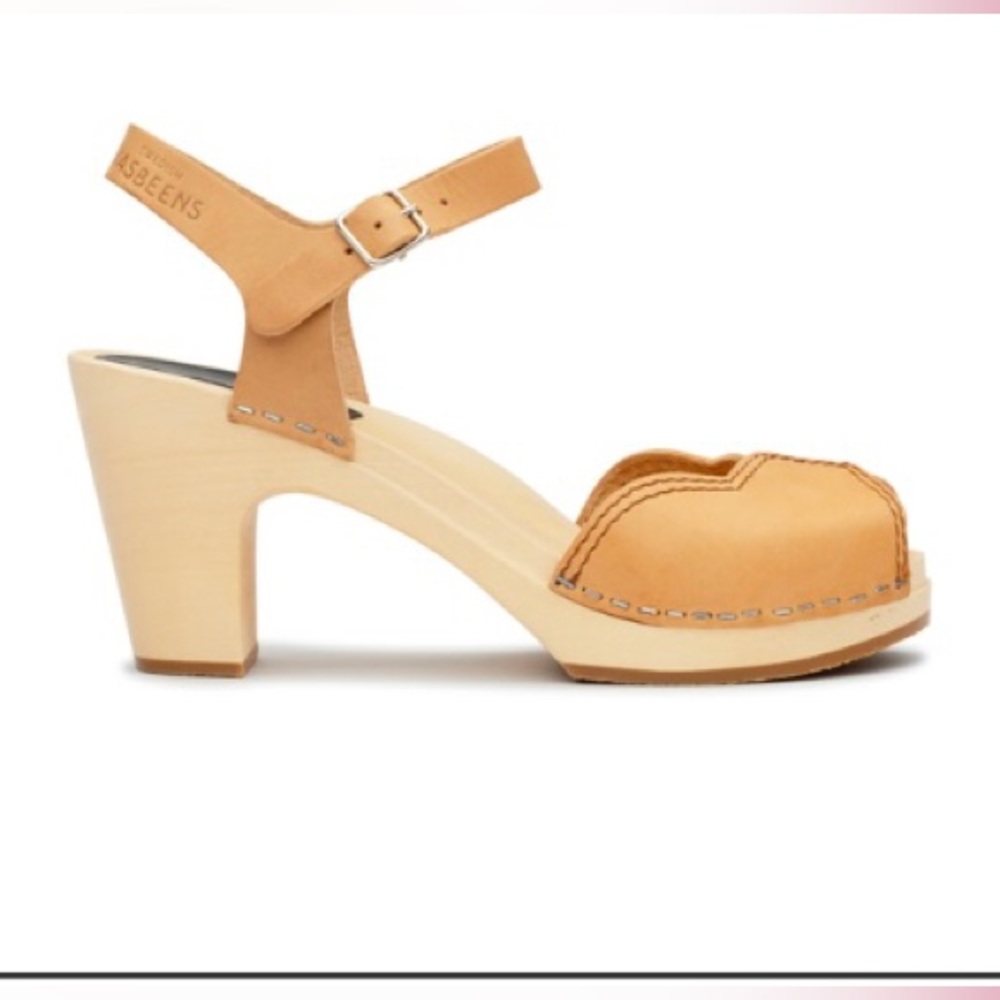 Heart Sandal, Nature (color), size 38 well worn Swedish Hasbeens.
